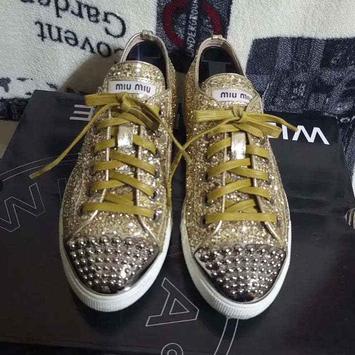 [BUNJANG] Miu Miu Sequin Embellished Sneakers / 235) 미우미우  스팽클비쥬 스니커즈