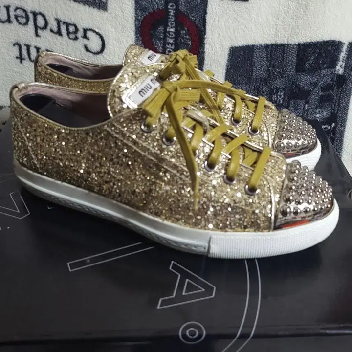 [BUNJANG] Miu Miu Sequin Embellished Sneakers / 235) 미우미우  스팽클비쥬 스니커즈