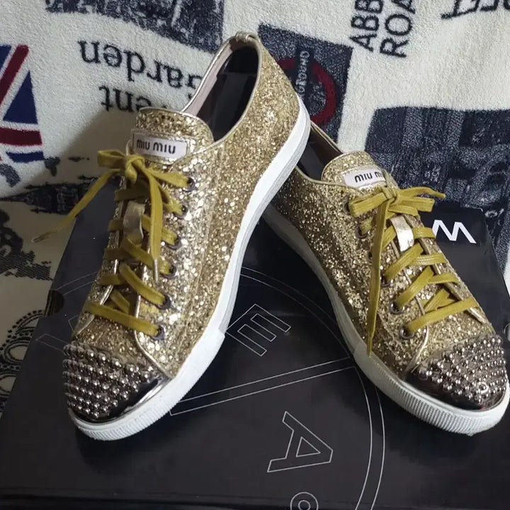 [BUNJANG] Miu Miu Sequin Embellished Sneakers / 235) 미우미우  스팽클비쥬 스니커즈