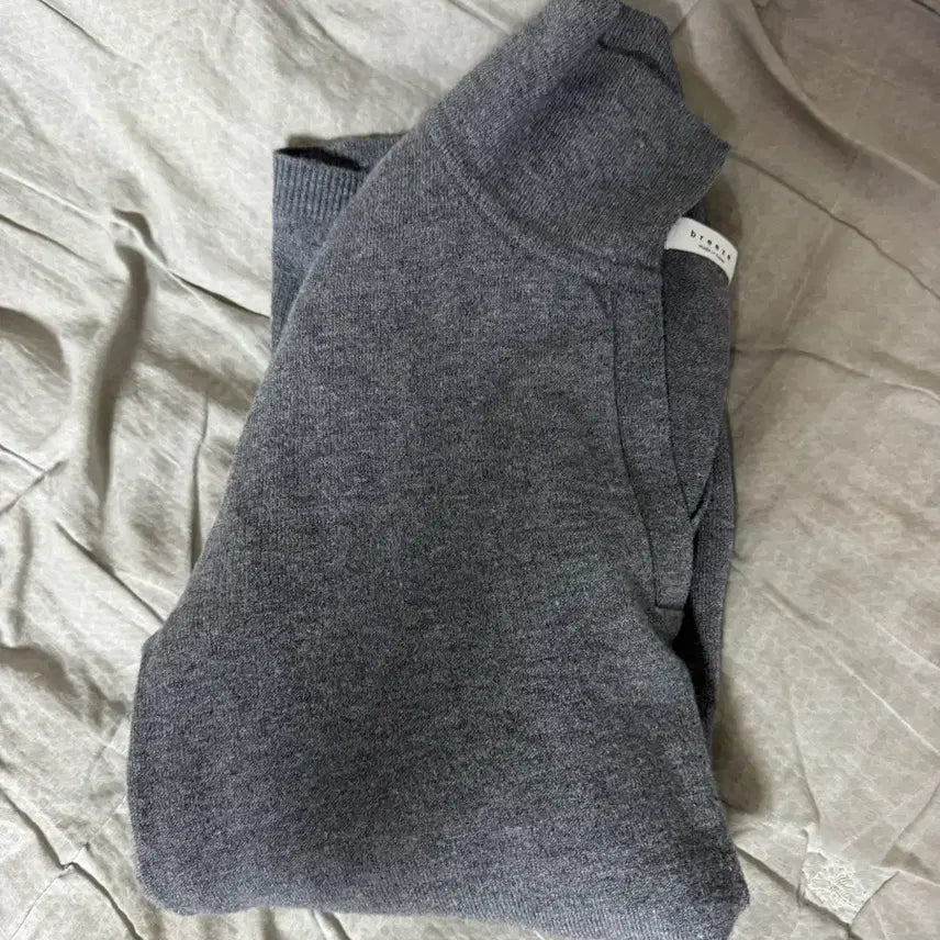 [BUNJANG] La Room Low Collar Knit Gray / (배포 새상품) 라룸 로우 카라 니트 그레이