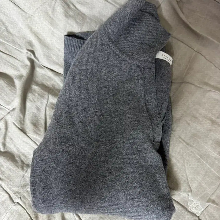 [BUNJANG] La Room Low Collar Knit Gray / (배포 새상품) 라룸 로우 카라 니트 그레이