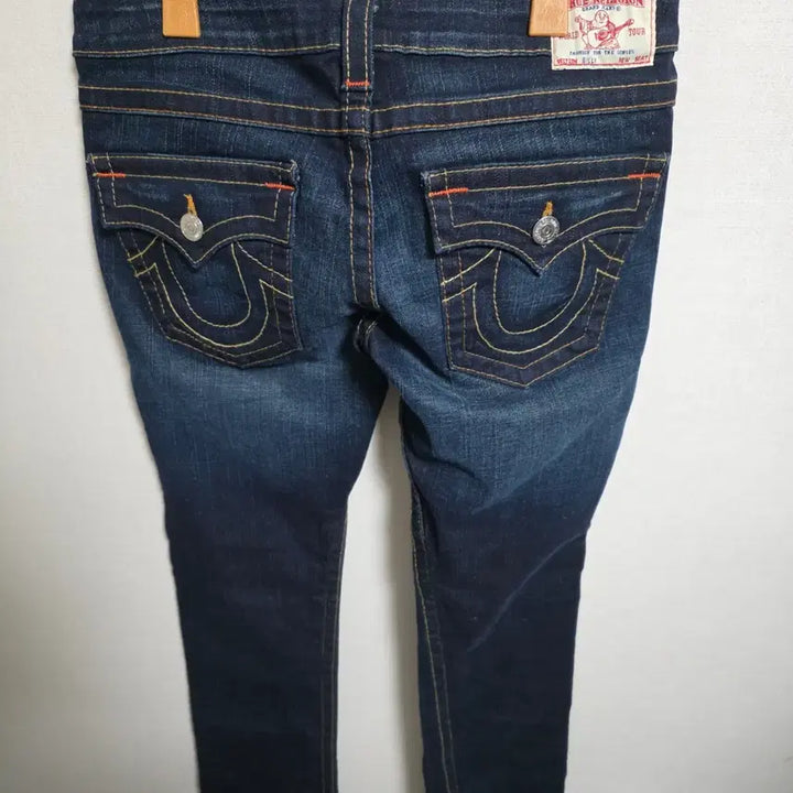[SOLD OUT] 트루릴리전 빌리(BILLY) 슈퍼T 다크워싱 데님 (USA제조 / 30
