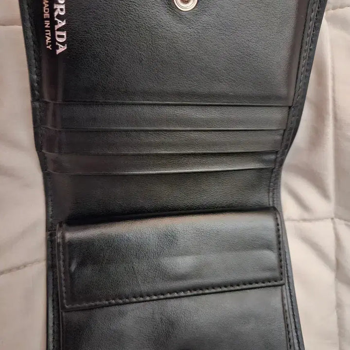 [BUNJANG] Prada Triangle Black Bifold Wallet / 프라다 트라이앵글 반지갑 블랙