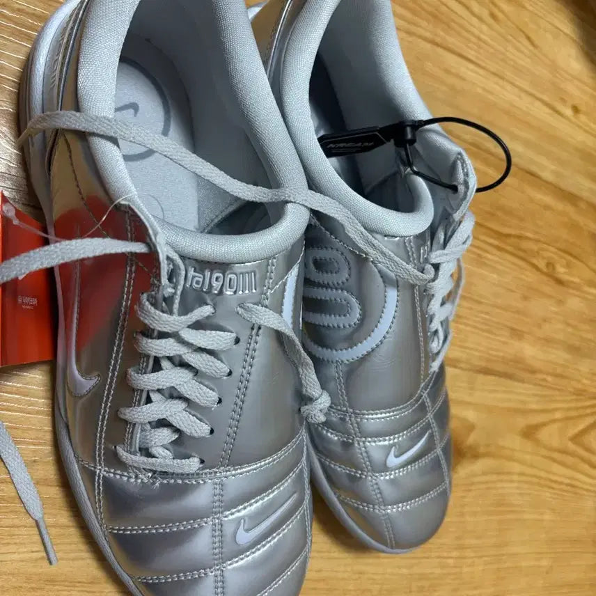 [BUNJANG] Nike Total90 Metallic Silver Sneakers / 나이키 토탈90 메탈릭 실버