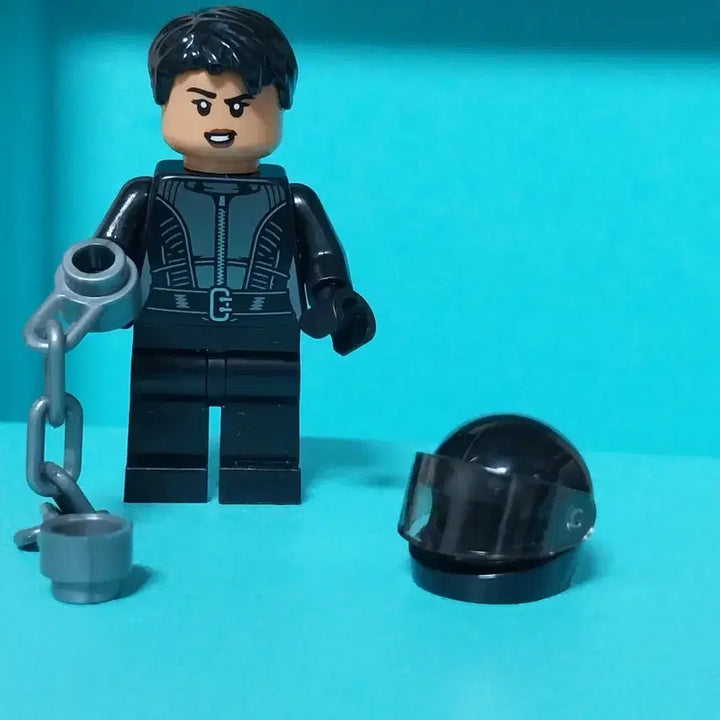 [BUNJANG] Lego Selina Kyle Minifigure with Helmet / 레고 DC셀리나카일 미니피겨 헬멧 포함