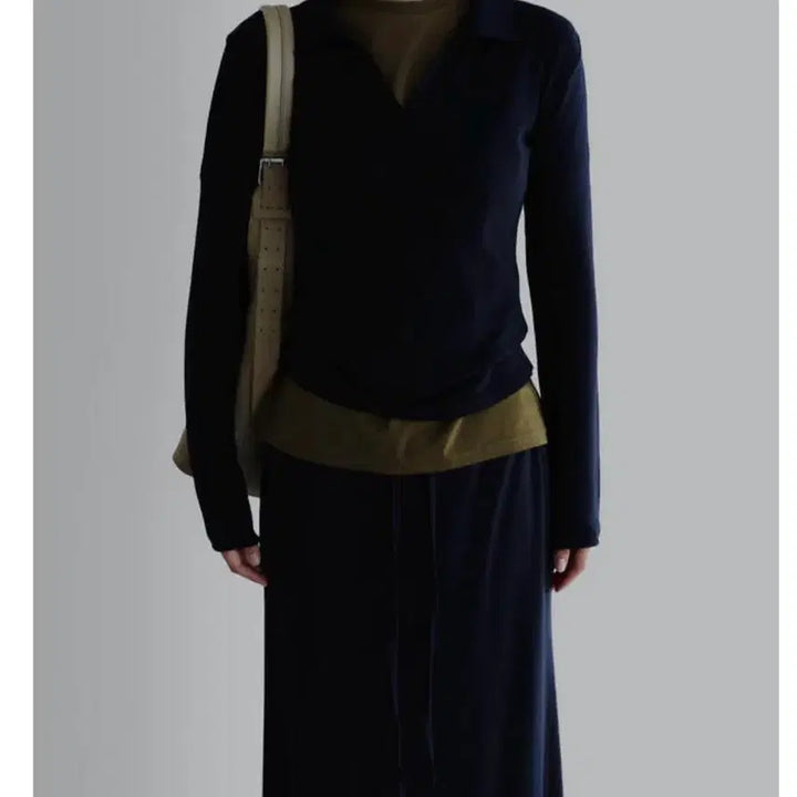 [BUNJANG] La Room Low Collar Knit Navy / (새상품 배포) 라룸 로우카라니트 네이비