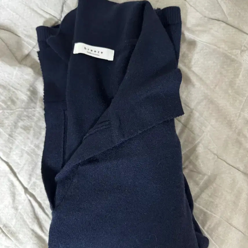 [BUNJANG] La Room Low Collar Knit Navy / (새상품 배포) 라룸 로우카라니트 네이비