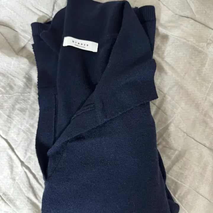 [BUNJANG] La Room Low Collar Knit Navy / (새상품 배포) 라룸 로우카라니트 네이비