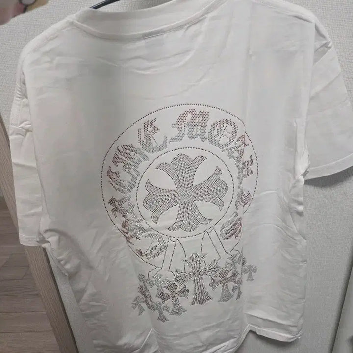 [SOLD OUT] 화이트 십자가 반팔 티셔츠