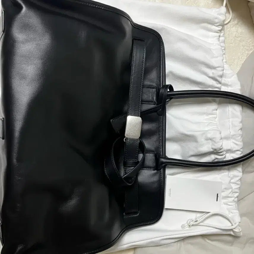 [SOLD OUT] 브라운야드 레더 버클 17 백 블랙