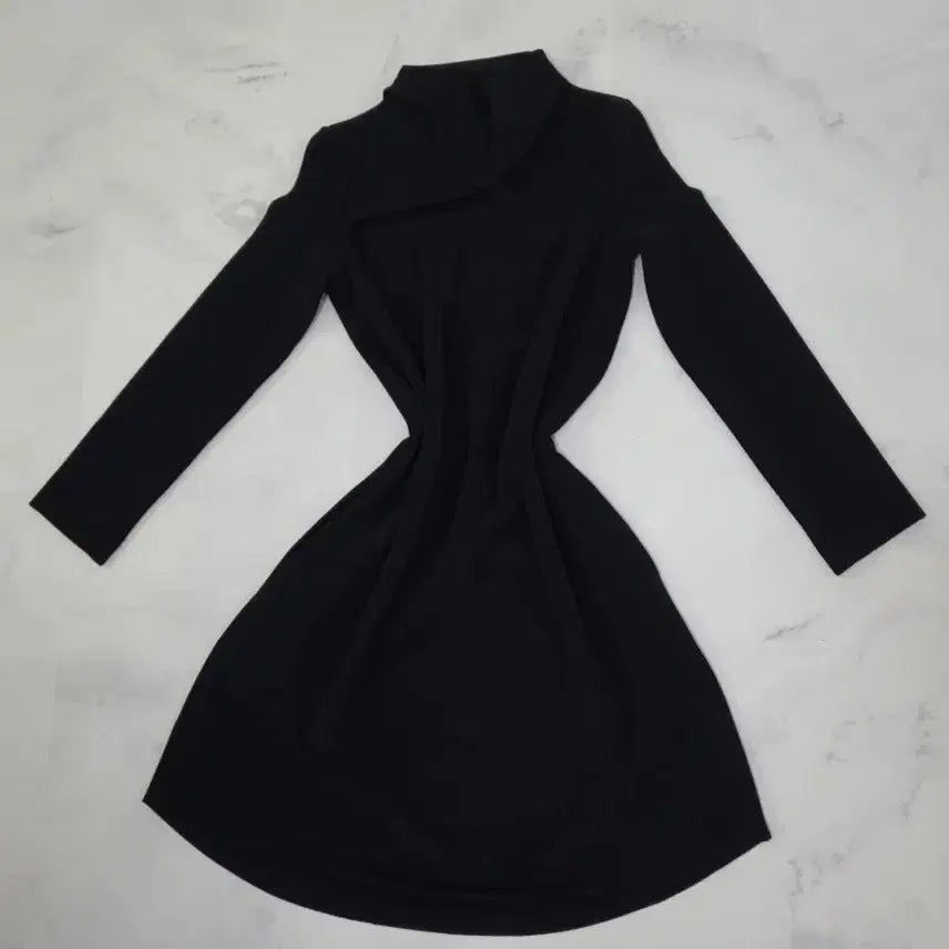 [BUNJANG] COS Long Black Turtleneck Dress / 코스 롱 원피스 ~55
