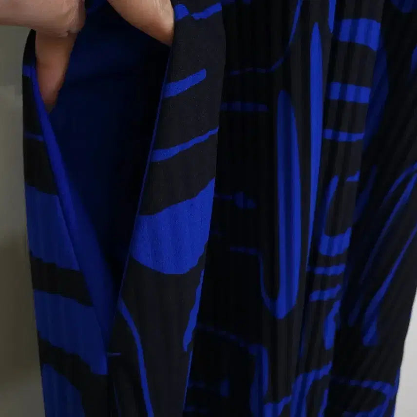 [BUNJANG] COS Pleated Pattern Dress / 코스 플리츠 패턴 원피스~77
