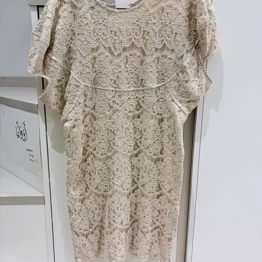 [BUNJANG] MOSAIC Lace Puff Sleeve Dress / 새상품 MOSAIC 레이스 원피스 퍼프 소매