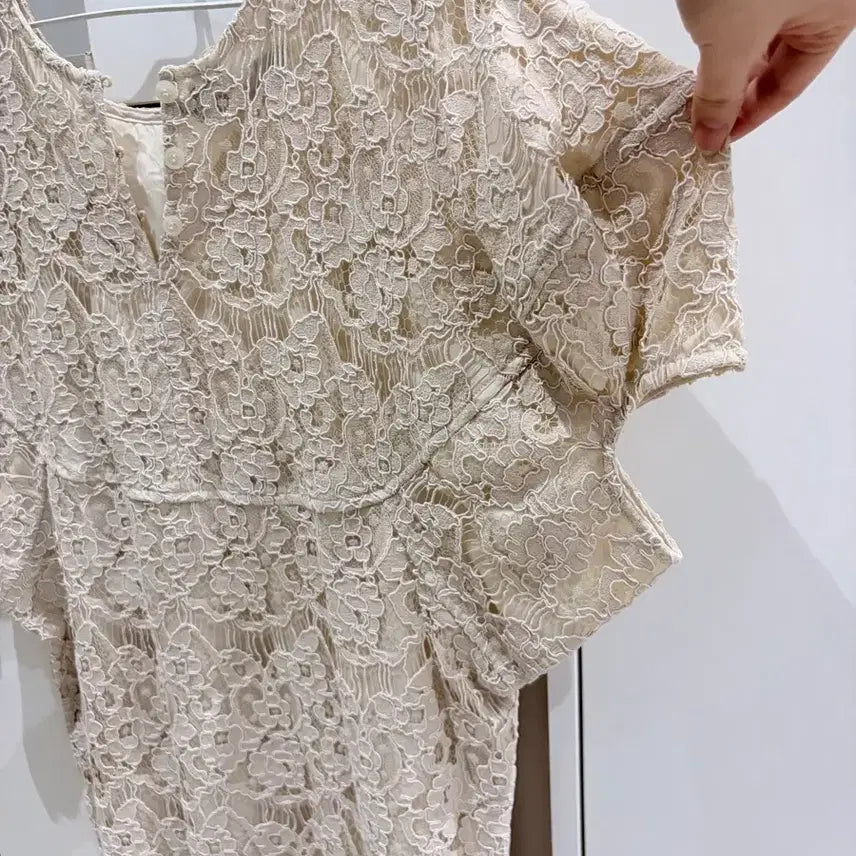 [BUNJANG] MOSAIC Lace Puff Sleeve Dress / 새상품 MOSAIC 레이스 원피스 퍼프 소매