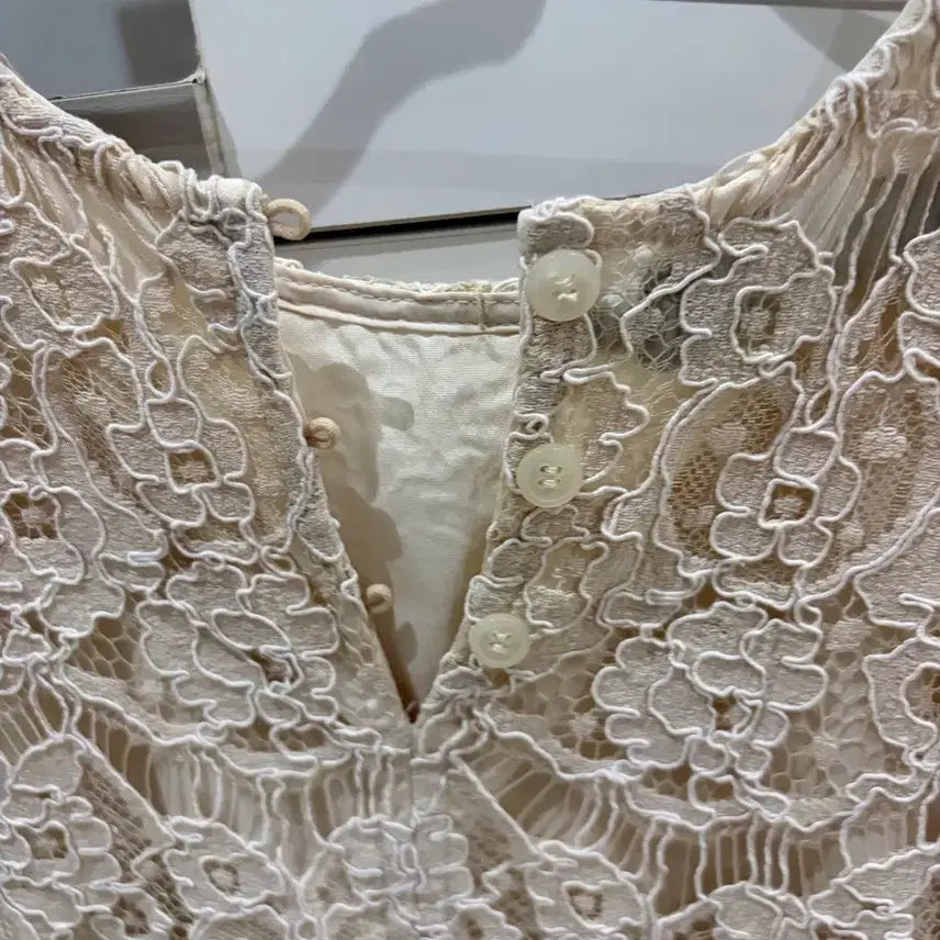 [BUNJANG] MOSAIC Lace Puff Sleeve Dress / 새상품 MOSAIC 레이스 원피스 퍼프 소매