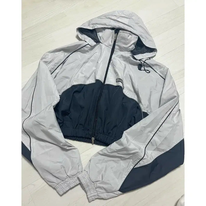 [BUNJANG] Kim Kodi Umbro Crop Windbreaker Jacket / 김코디 엄브로 크롭 바람막이 자켓 재미삼아