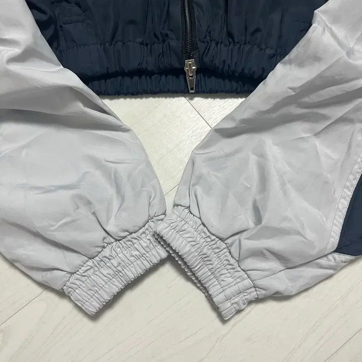 [BUNJANG] Kim Kodi Umbro Crop Windbreaker Jacket / 김코디 엄브로 크롭 바람막이 자켓 재미삼아