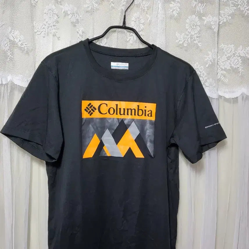[BUNJANG] Columbia Black Logo Short Sleeve T-Shirt / 컬럼비아 블랙 로고 반팔 티셔츠