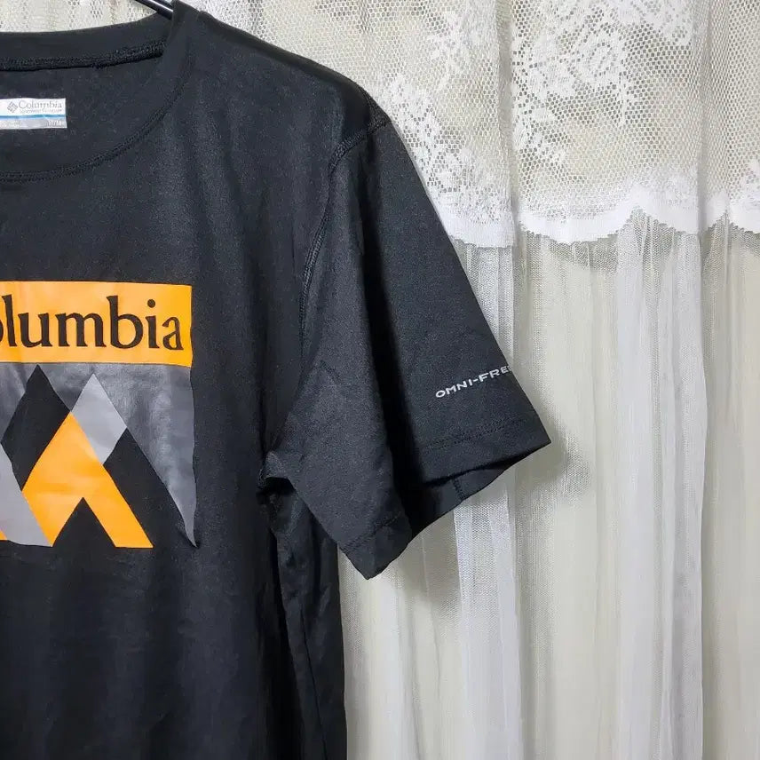 [BUNJANG] Columbia Black Logo Short Sleeve T-Shirt / 컬럼비아 블랙 로고 반팔 티셔츠