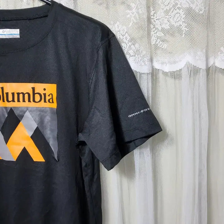 [BUNJANG] Columbia Black Logo Short Sleeve T-Shirt / 컬럼비아 블랙 로고 반팔 티셔츠