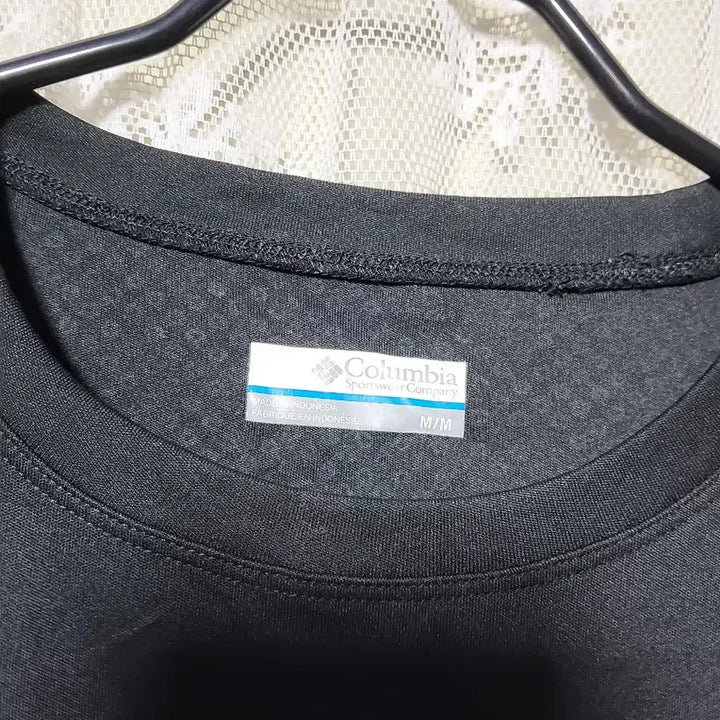 [BUNJANG] Columbia Black Logo Short Sleeve T-Shirt / 컬럼비아 블랙 로고 반팔 티셔츠
