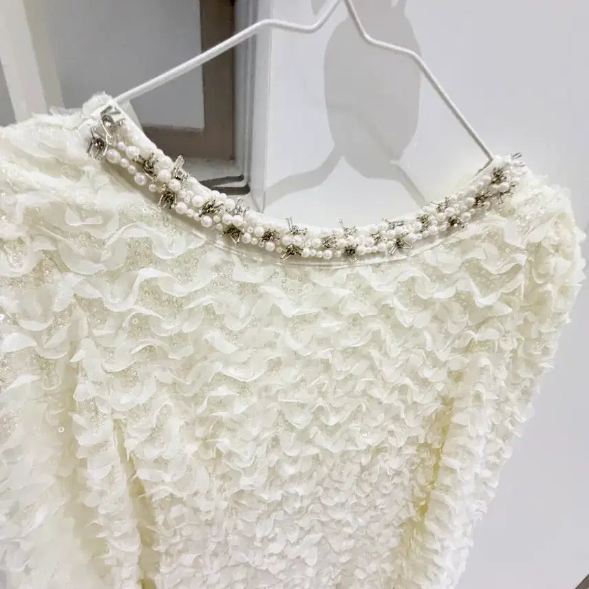[BUNJANG] Luxury White Pearl Embellished Long Dress / 새상품 럭셔리 입체 화이트 롱 원피스 (진주 장식)