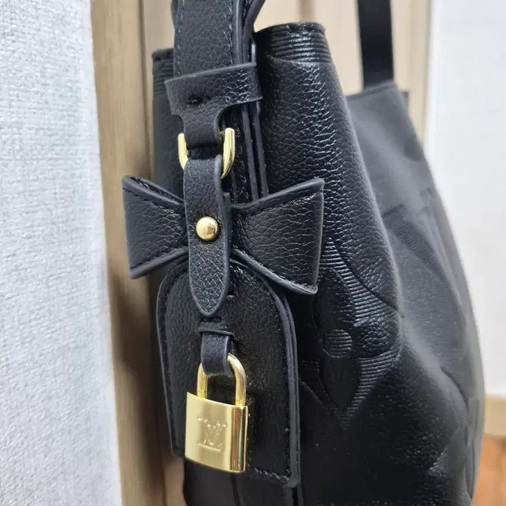 [SOLD OUT] 블랙 버킷백