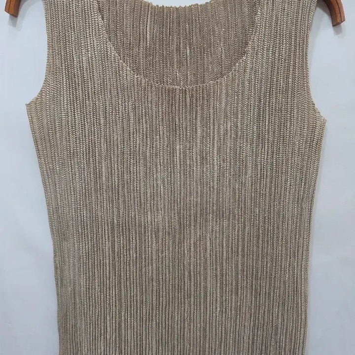 [BUNJANG] Spezzio Beige Gold Pleated Sleeveless Top / (정품)스페치오 베이지 골드 플리츠 민소매 티셔츠