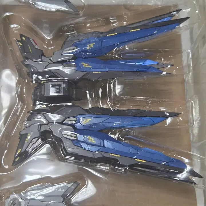 [SOLD OUT] 팝니다 메탈빌드 스트라이크 프리덤 초판 합본 개봉전시품