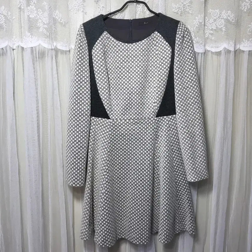 [BUNJANG] JJ JIGOTT Patterned Wool Flare Midi Dress / JJ지고트 JJ JIGOTT 장식 패턴 모 플레어 원피스