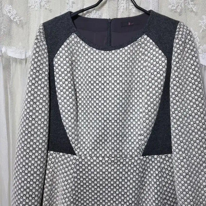 [BUNJANG] JJ JIGOTT Patterned Wool Flare Midi Dress / JJ지고트 JJ JIGOTT 장식 패턴 모 플레어 원피스