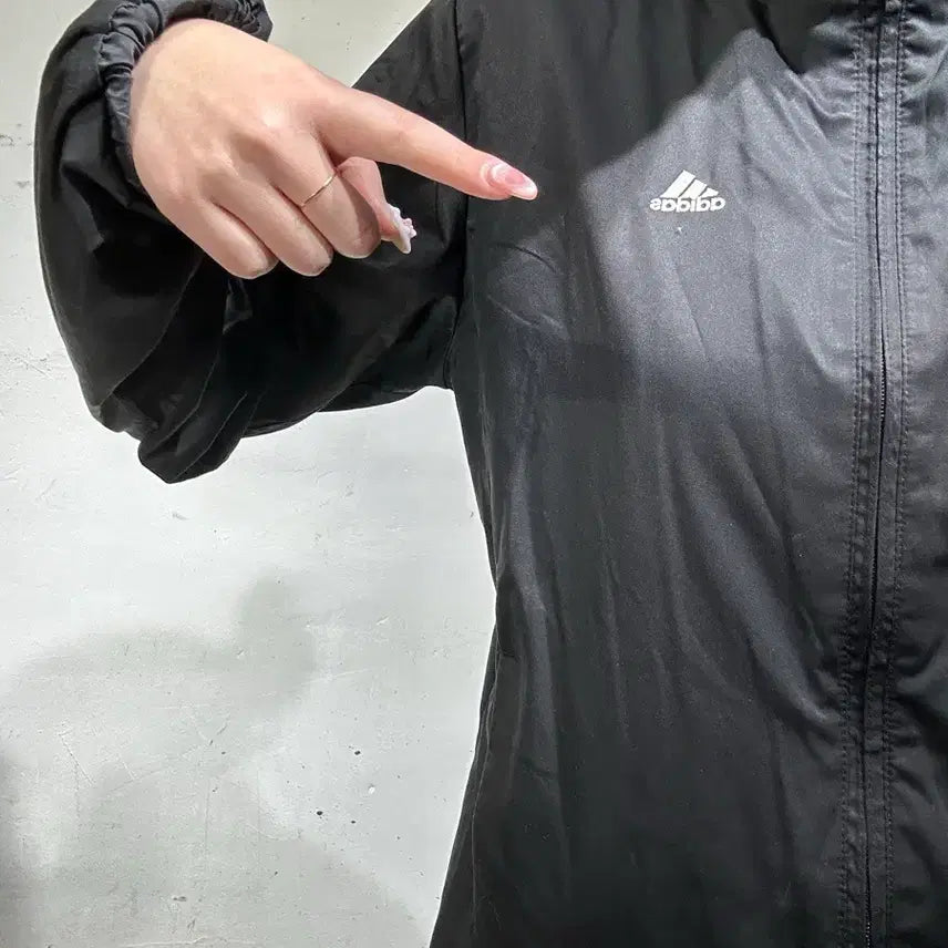 [BUNJANG] Adidas Black White Small Logo Windbreaker Jacket / 아디다스 블랙 화이트 스몰 로고 바람막이 자켓 S