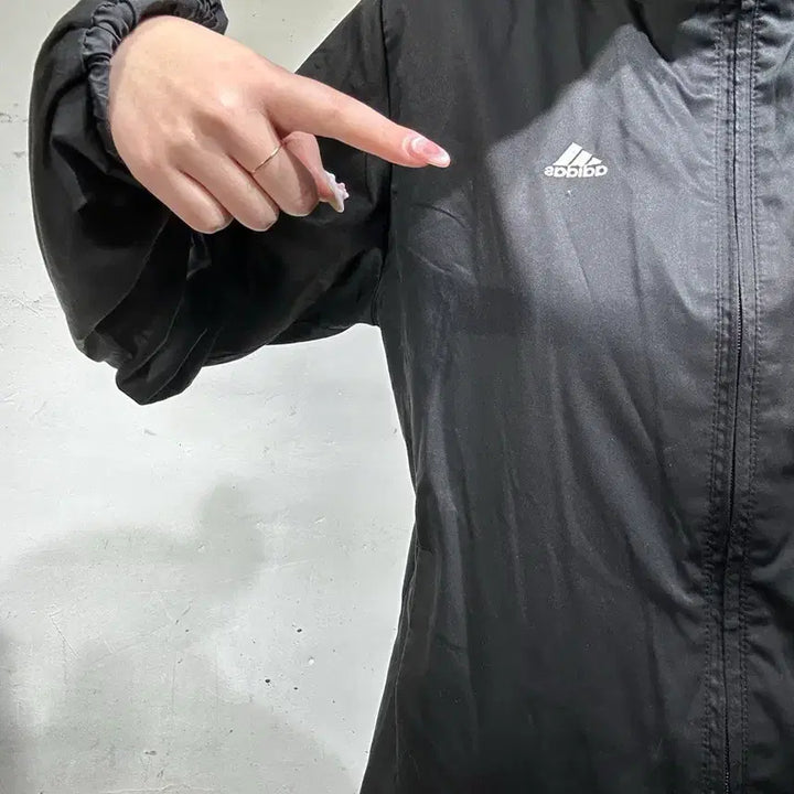 [BUNJANG] Adidas Black White Small Logo Windbreaker Jacket / 아디다스 블랙 화이트 스몰 로고 바람막이 자켓 S