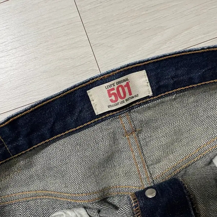 [SOLD OUT] 빈티지 리바이스 501 00s w34