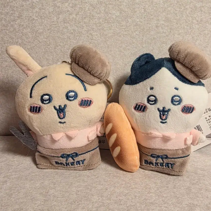 [BUNJANG] Chiikawa Bakery Keyring Doll Set / 새상품) 치이카와 베이커리 키링 인형 하치와레 우사기 모몽가 랏코 쿠리만