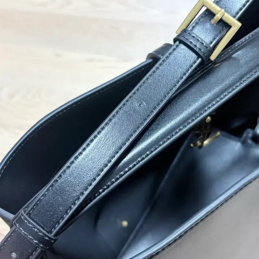 [BUNJANG] Black Calfskin Shoulder Bag / 카프스킨 숄더백