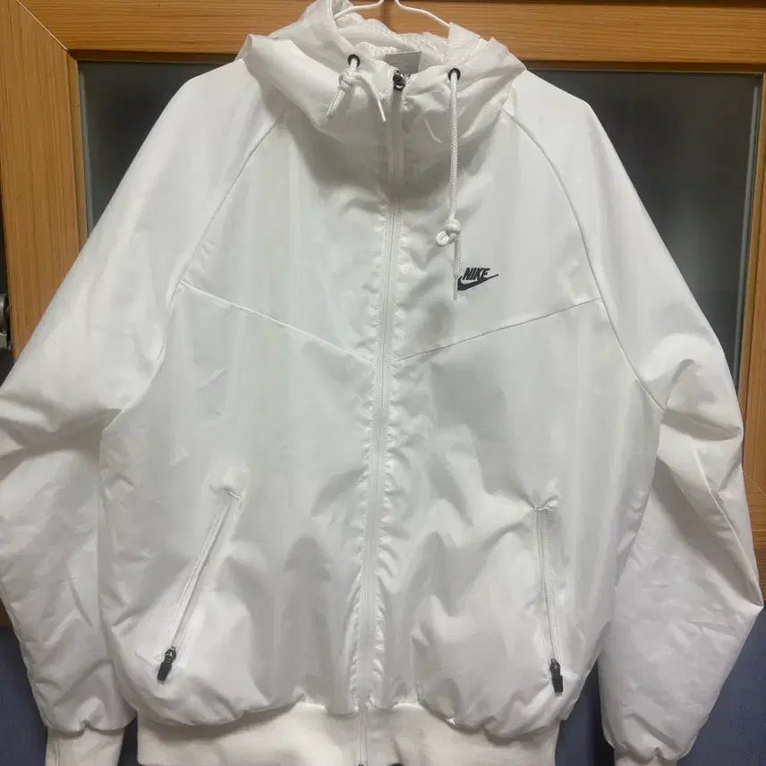 [BUNJANG] Nike White Windbreaker Hooded Jacket / 나이키 화이트 바람막이 후드 자켓