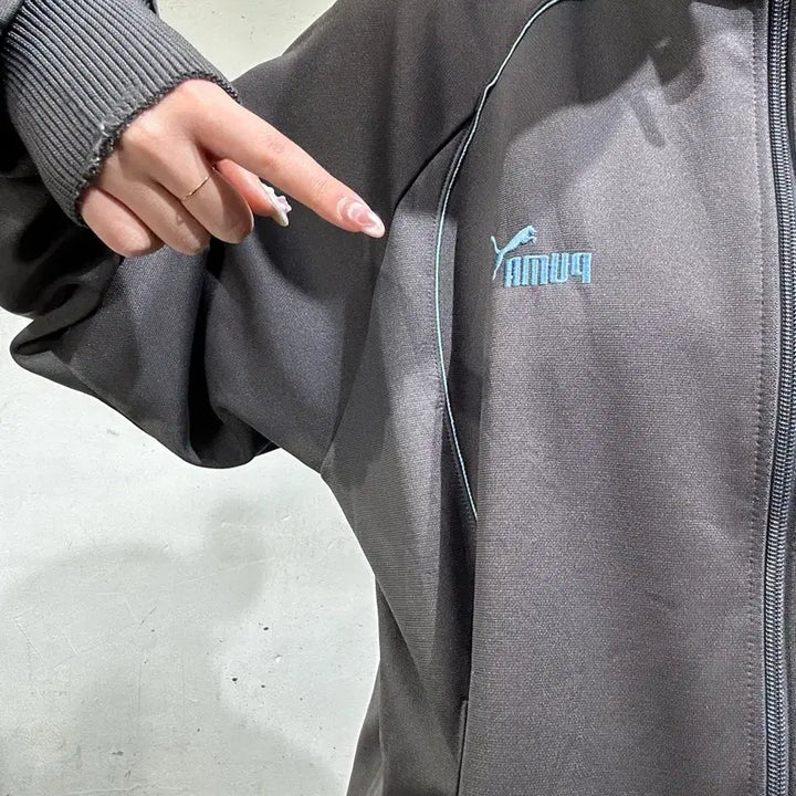 [BUNJANG] Puma Charcoal Oversized Logo Track Top Jacket M / 푸마 차콜 오버핏 로고 올드스쿨 트랙탑 져지 M