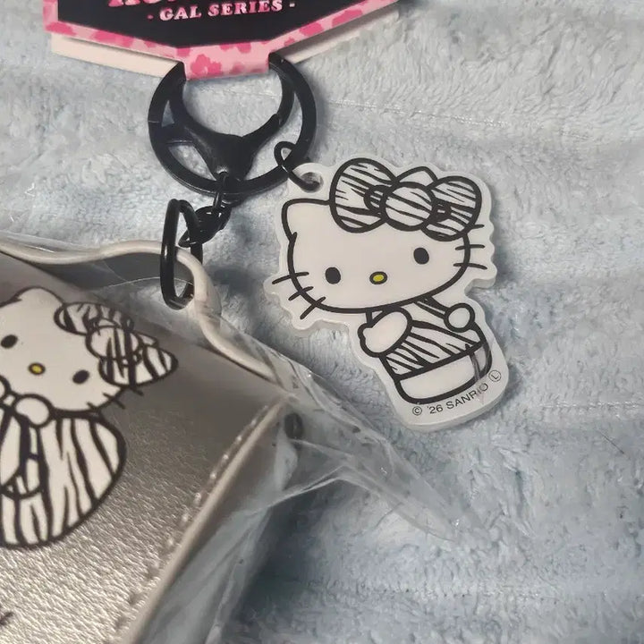 [BUNJANG] Sanrio Hello Kitty Gya-ru Series Back Charm Multi Case Keyring (Silver) / 산리오 헬로키티 갸루시리즈 백참 멀티케이스 키링 (실버 ver)