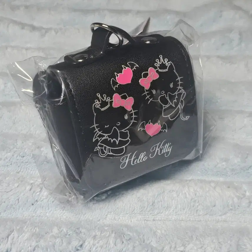 [BUNJANG] Sanrio Hello Kitty Gya-ru Series Black Ver. Multi-Case Keyring / 산리오 헬로키티 갸루시리즈 백참 멀티케이스 키링 (블랙 ver)