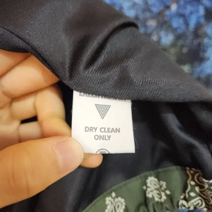 [SOLD OUT] [vintage] 남성 빈티지 페이즐리 패턴 디자인 자켓 Free