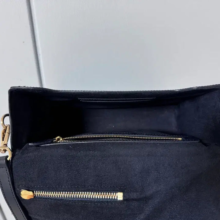 [BUNJANG] MUTEMUSE Navy Crossbody Bag / MUTEMUSE 네이비 크로스백