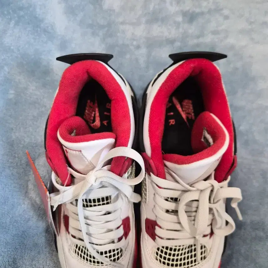 [BUNJANG] Nike Air Jordan 4 Fire Red (240mm) Sneakers / 여성 240(6Y)나이키 에어 조던 4 파이어레드 새제품 판매합니다