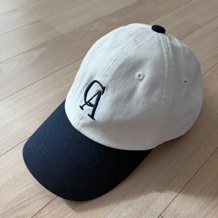 [BUNJANG] Childish Archive CA Logo Baseball Cap / 차일디쉬 아카이브 모자 화이트/네이비