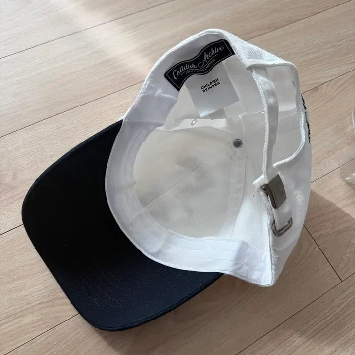 [BUNJANG] Childish Archive CA Logo Baseball Cap / 차일디쉬 아카이브 모자 화이트/네이비