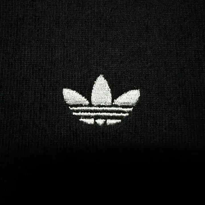 [BUNJANG] Adidas Firebird Three-Stripe Sweatshirt Black and White / [M,95]아디다스 파이어버드 삼선 맨투맨 검흰