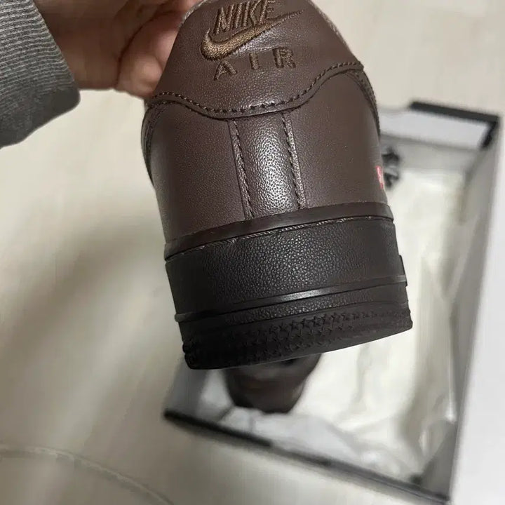 [BUNJANG] Nike x Supreme Air Force 1 Baroque Brown Sneakers / 나이키X슈프림 에어포스1 바로크 브라운 240 (US6)