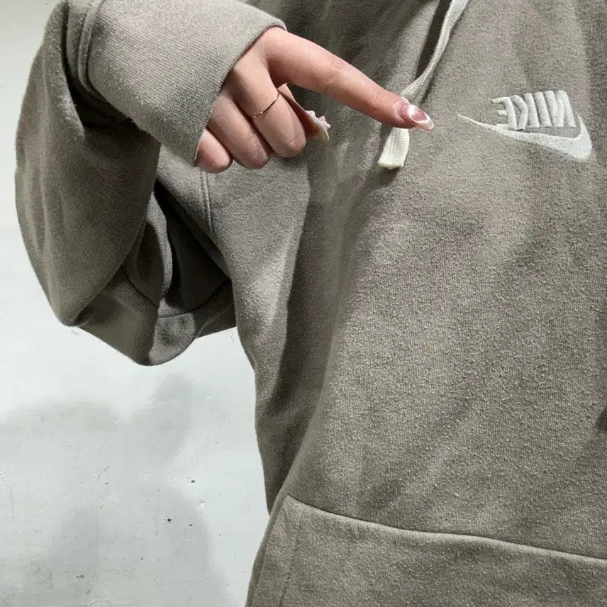 [BUNJANG] Nike Brown White Mid Swoosh Oversized Hoodie M / 나이키 브라운 화이트 미드 스우시 올드스쿨 오버핏 후드티 M