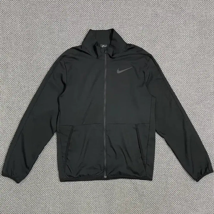 [SOLD OUT] 나이키 드라이핏 바람막이 자켓 M 블랙