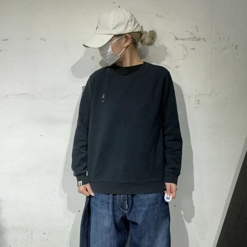 [BUNJANG] BAPE Navy Gorilla Mini Logo Sweatshirt / 베이프 네이비 고릴라 미니 로고 스웻 셔츠 맨투맨